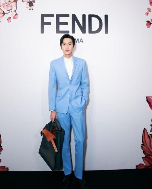 黑黑瘦瘦男明星,魅力四溢的时尚偶像